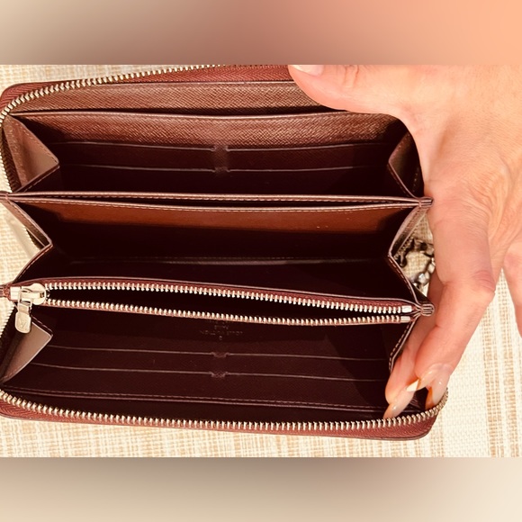 LIKE NEW! LV Plum ELECTRIC Epi Zip Around Wallet FULL INCLUSION - Picture 12 of 16